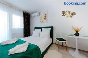 Royal Green Apartment - Image 1