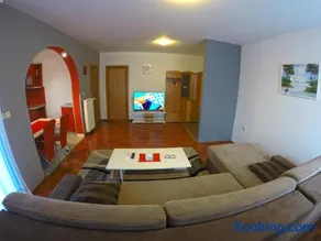 Apartments and Rooms Rea - Image 5