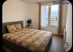 New F2 apartment in a 2025 residence, near Paris, CDG, Le Bourget - Image 1