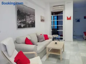 Céntrico Apartamento con Patio Privado - Image 1