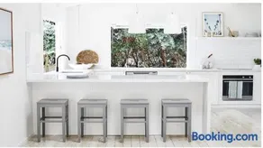 Pearl Beach Shack, walk to beach, pet friendly - Image 1