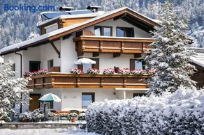 BARBARA'S Mountain Maisonette - 2 Floors & Mountain View - Image 2