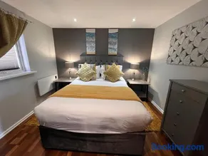 CockleDora, A Luxury Ground Floor Beachfront Apartment - Image 3