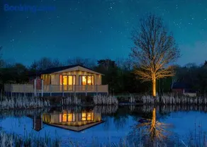 Ashlea Pools Lodges - Image 3