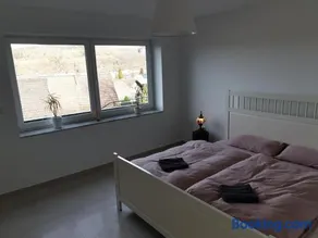 Schöne Wohnung über Wissen - Image 1