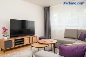 Mainiidu Apartment - Image 1