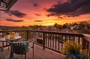 3BR Stylish Retreat, Minutes from Downtown Pittsburgh, Free 3-Car Parking - Image 2