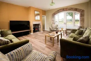 Northumberland Hot Tub Haven for 10 in 5 ensuite bedrooms - Image 5