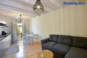 Aliki Beach House - Image 1