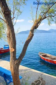 Μπροστά στο ναυάγιο Καλή τύχη - Image 4