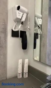 استديو فندقي مع بلكونه في موقع استراتيجي - Image 4