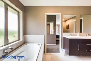 Rolleston Paradise-Master Bedroom with Ensuite Only - Image 3
