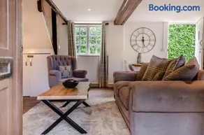 Cottage - Sleeps 4 - Parking - Image 1
