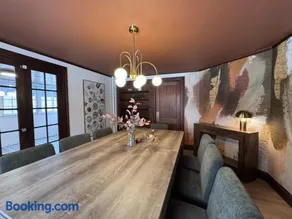 Cozy Colonial Home Hot tub, Game Room ,Home Theatre,Karaoke - Image 5