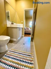 Warm, private, poolside retreat - Image 3