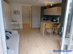 Ty Jolie Super Grand Studio avec Parking et Terrasse - Image 1