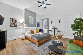 Perfect Cozy Studio in Center City with Fast WiFi - Image 2