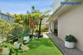 Fully airconditioned, pet friendly, 5mins to beach - Image 2