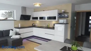 Apartamento vacacional con terraza - Image 4