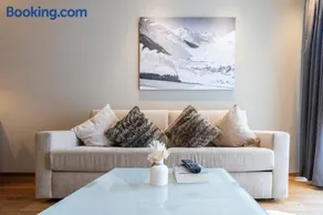 Andermatt, Gratis Parking, modern, Berge, Dorfkern - Image 1