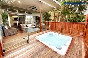 Beach House with spa among the trees Coolum Beach - Image 3