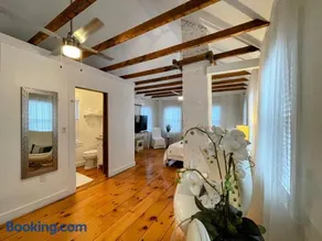 Magical Little Home in Historic District I Parking I Rustic Luxury I Outdoor Seating - Image 2