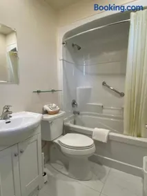 Motel 400 & Suites - Image 3