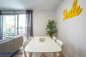 Seafront Duna Beach Luxury Apartment - Image 4