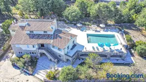 Spacieuse villa avec grande piscine au calme pays de Fayence - Image 1
