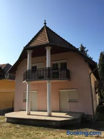 Apartment Altorjai - Image 1