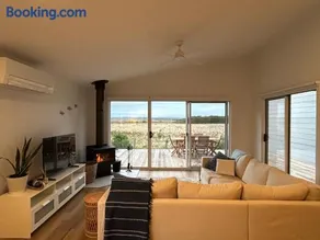 Roo Views - Linen, Wi-Fi, Pet Friendly, EV charger - Image 2