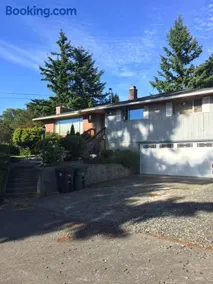 Upper Level with a view - Image 1
