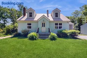 Dog-Friendly, Bay View Home with WiFi & Laundry - Close to Baxter State Forest - Image 4