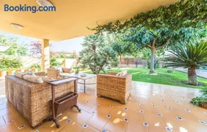 Agradable Villa junto al mar con piscina - Image 2