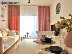 Factory apartment in historical estate, air conditioned, Metro - Image 5