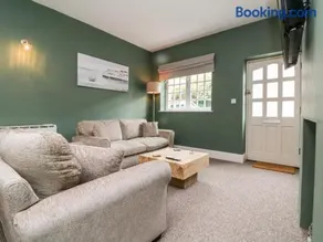 Wood Cottage - Image 2