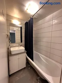 Modern city center apartment - Image 2