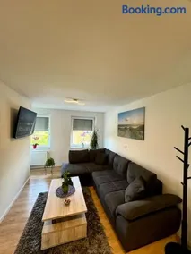 Cozy Private Apartment - Image 4