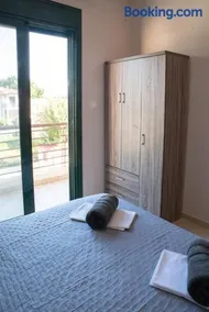 Elena Apartments - Image 3