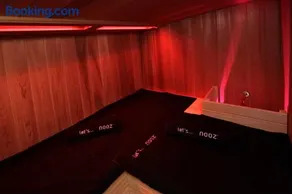 SeaNooz - Wellness overnachting met privé bioscoop aan een meer - Image 5