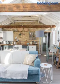 Crafts Hill Barn - Image 2