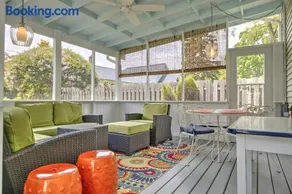 Charming 4 Bedroom Cottage w/Screen Porch - Walk To Beach & Town - Image 5