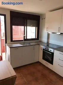 Alojamiento grande para familias con Piscina - Image 2