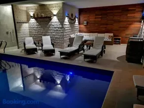Polly Apartments with swimming pool - Image 1