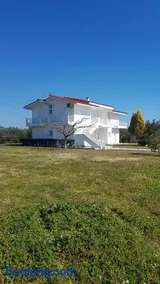 Silver Villa Raches, Sky - Image 2