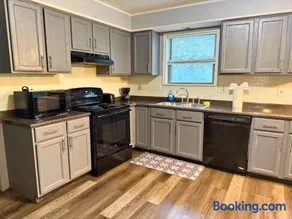 Private Cul de Sac Oasis 4BR - Image 4