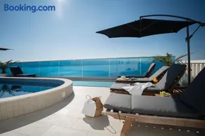 Sunny Hill Apartments with rooftop pool - Image 1