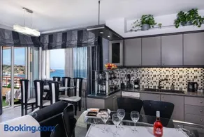 Elegance Sea View Apartment - Image 2