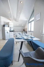 CASA 8070 Exklusive Maisonette-Wohnung 91 qm für Familien, Gruppen, Geschäftsreisende, inklusive Parkplatz, WLAN, Kaffee und Tee, voll ausgestattet für 1 bis 9 Gäste, zentrumsnah, Autobahn A9 Ingolstadt-Süd, Donau, Auwaldsee und Gewerbegebiet - Image 2