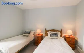 Cosy but spacious 2 bed Victorian character cottage with sea views - Image 2